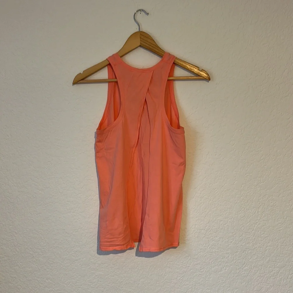 Lululemon tie back tank 2 - Picture 2 of 3